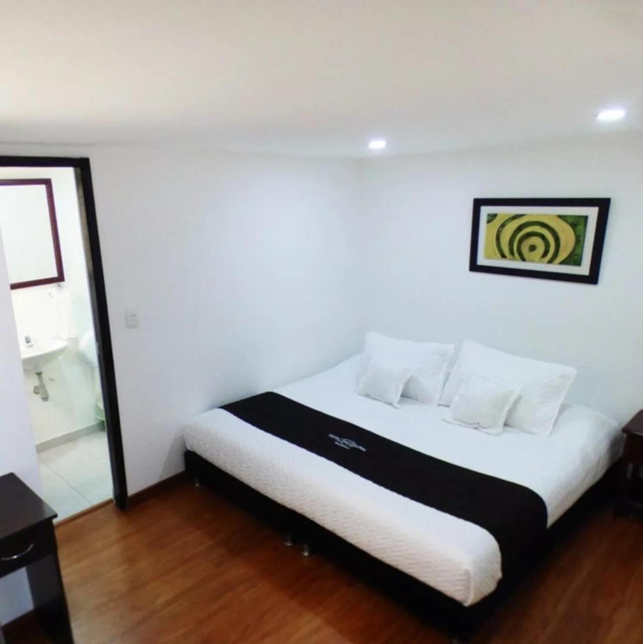Hotel Colonial Internacional Bogotá Extérieur photo